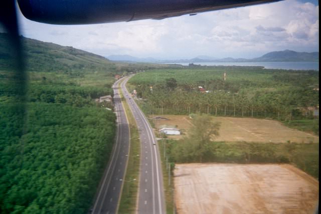 Προσγειωση στο Πουκετ