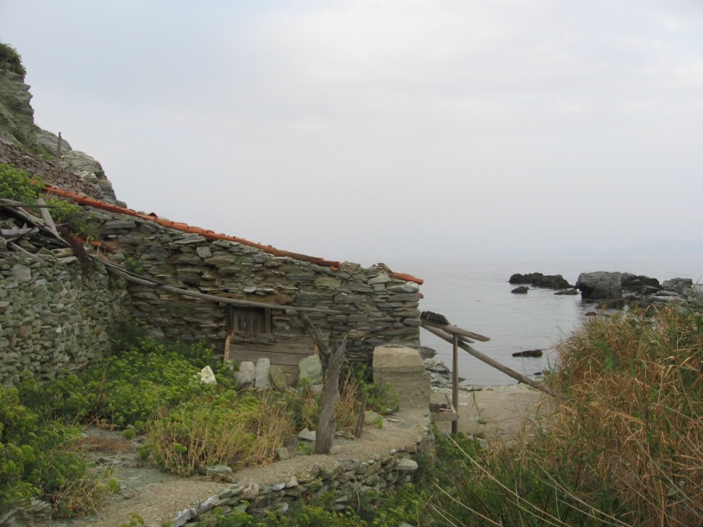 Σπίτι στη Θάλασσα: Σκόπελος, Κεραμωτό