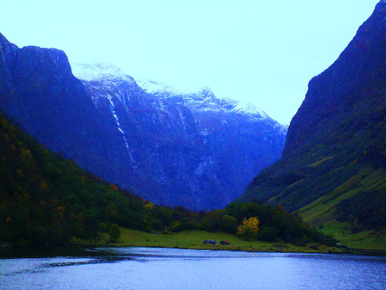 Στα γυρω Fjord