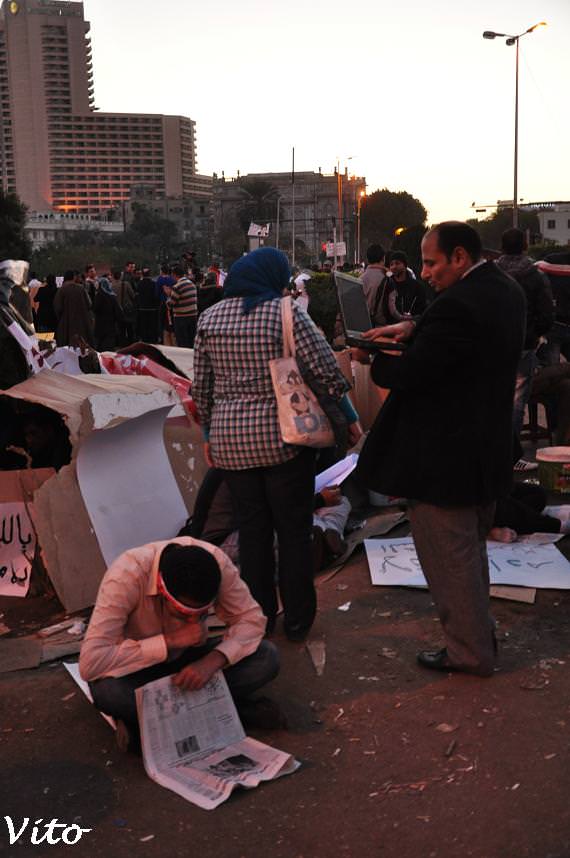 Στην πλατεία Ταχρίρ 6