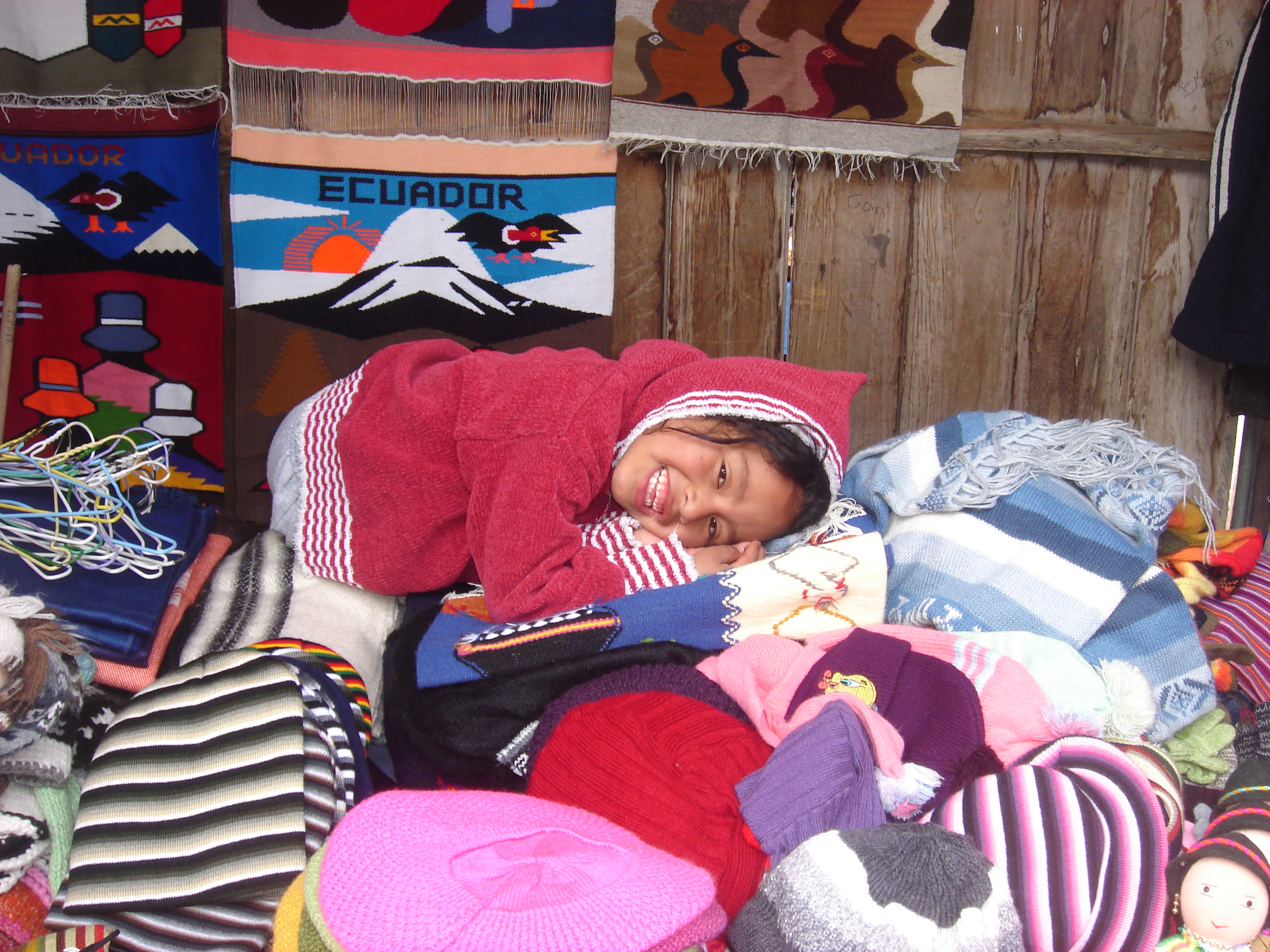 Στην υπέροχη λαική αγορά του Otavalo. Είναι ΟΛΟΙ χαρούμενοι και καλοσυνάτοι...