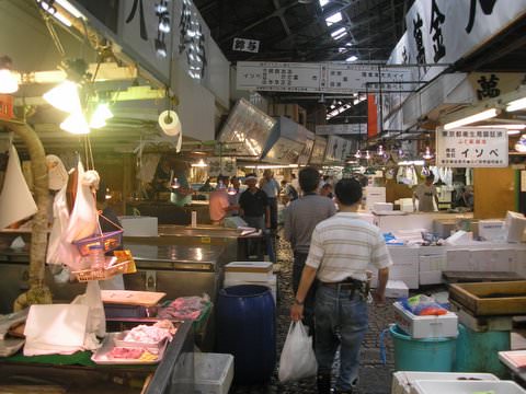 Στην ψαραγορά Tsukiji !!!