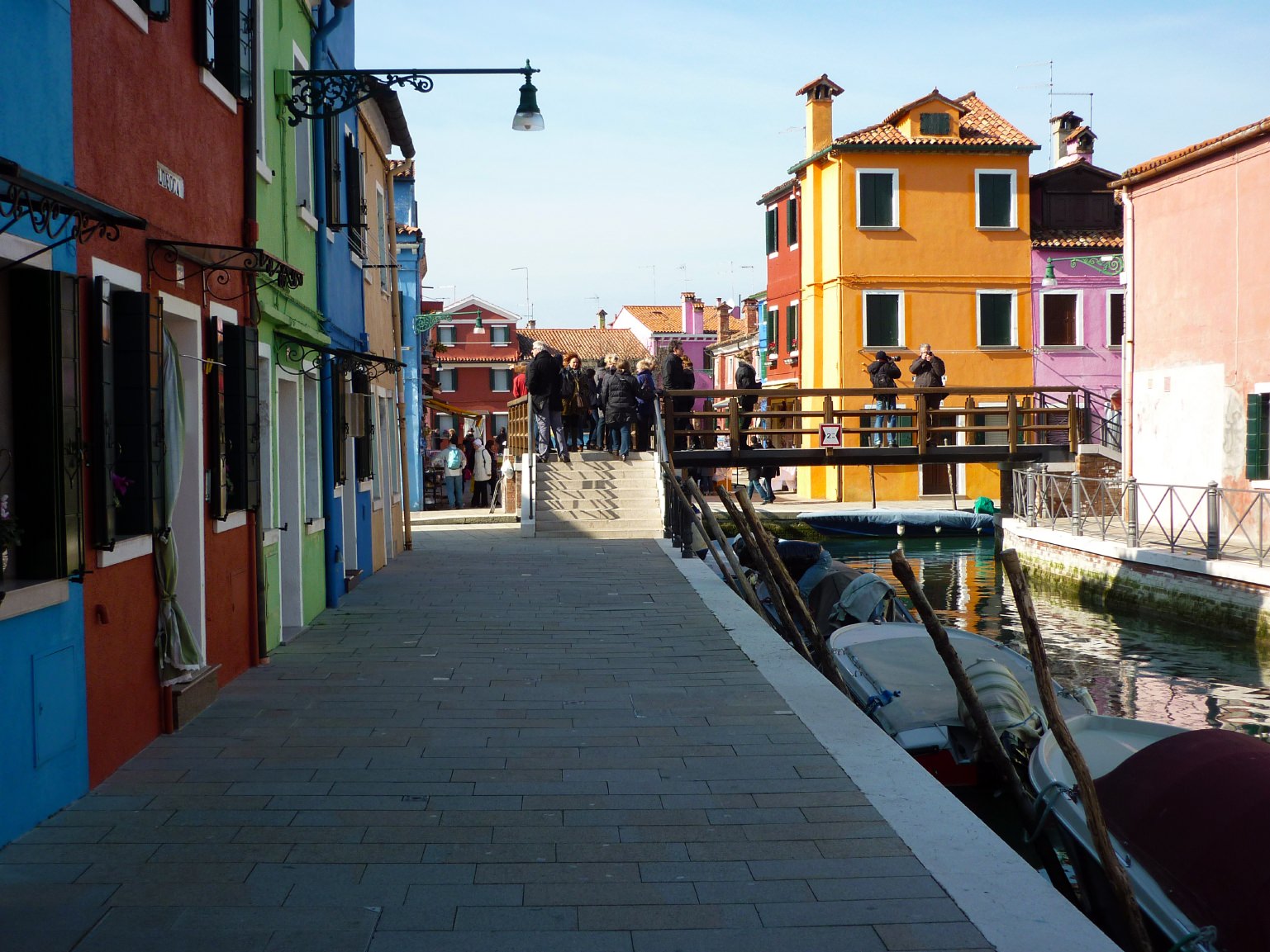 Στο γραφικό και χρωματιστό Burano