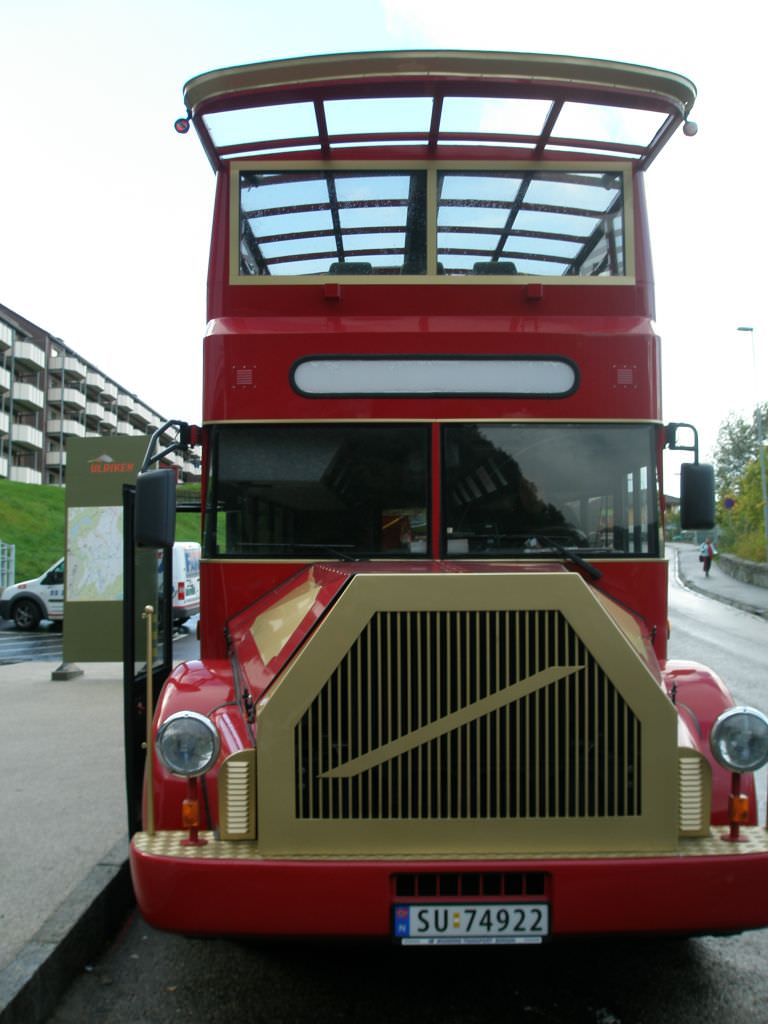 Τουριστικό λεωφορείο