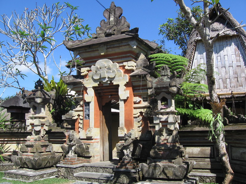 Τυπική είσοδος οικίας