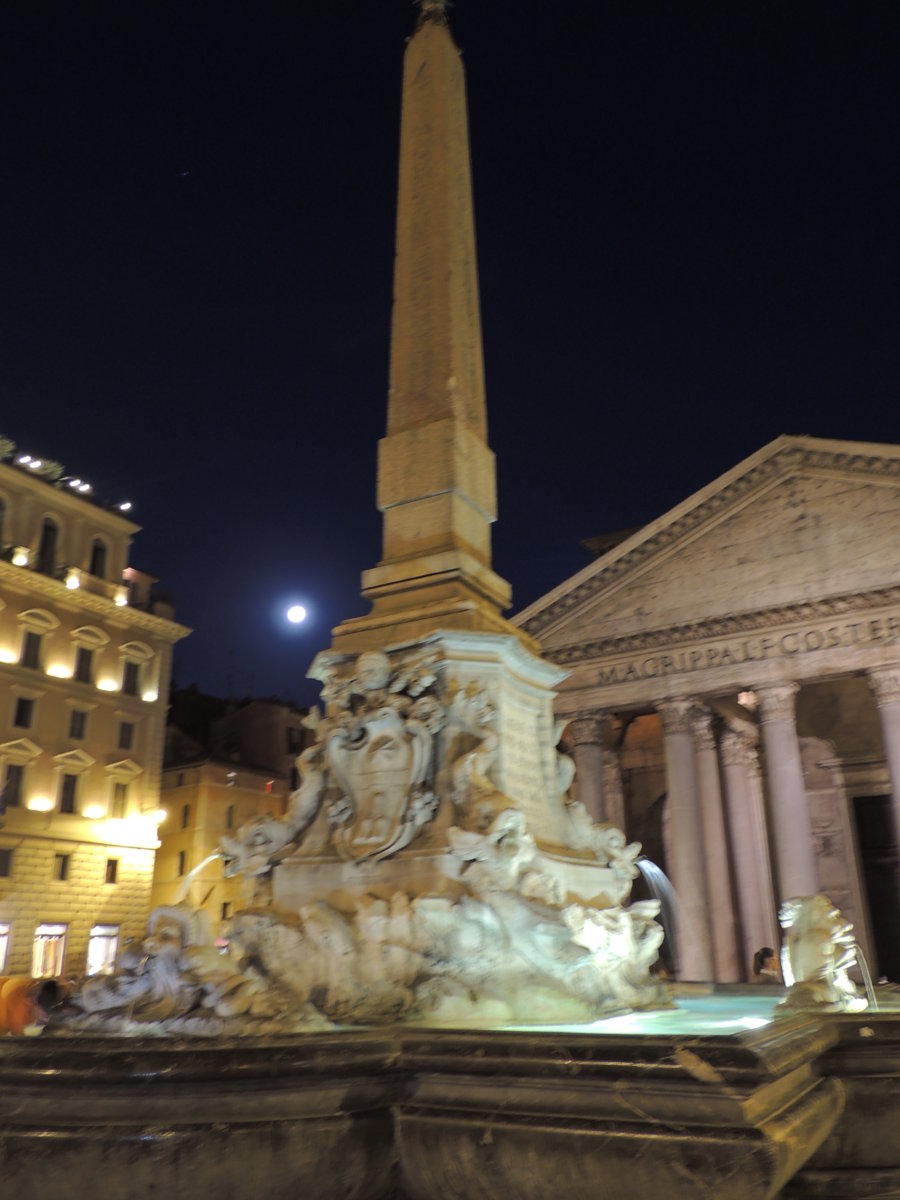 ΦΟΝΤΑΝΑ ΝΤΙ ΠΑΝΘΕΩΝ