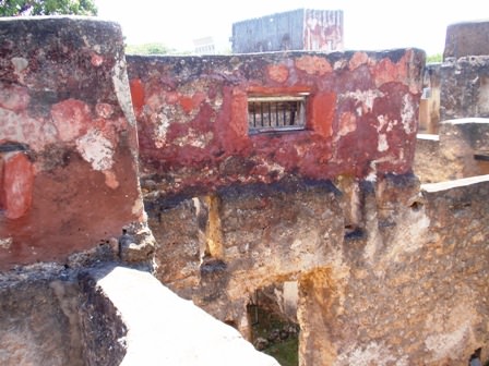 Χρώματα και επίπεδα μέσα στο Fort Jesus