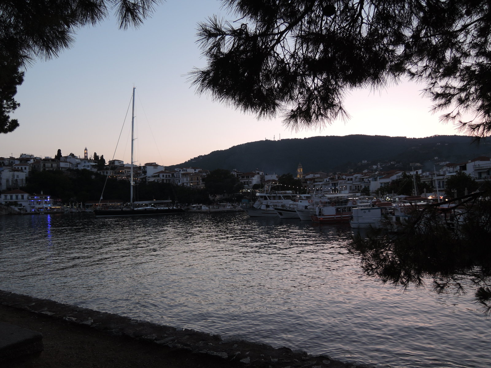 Χώρα - λιμάνι