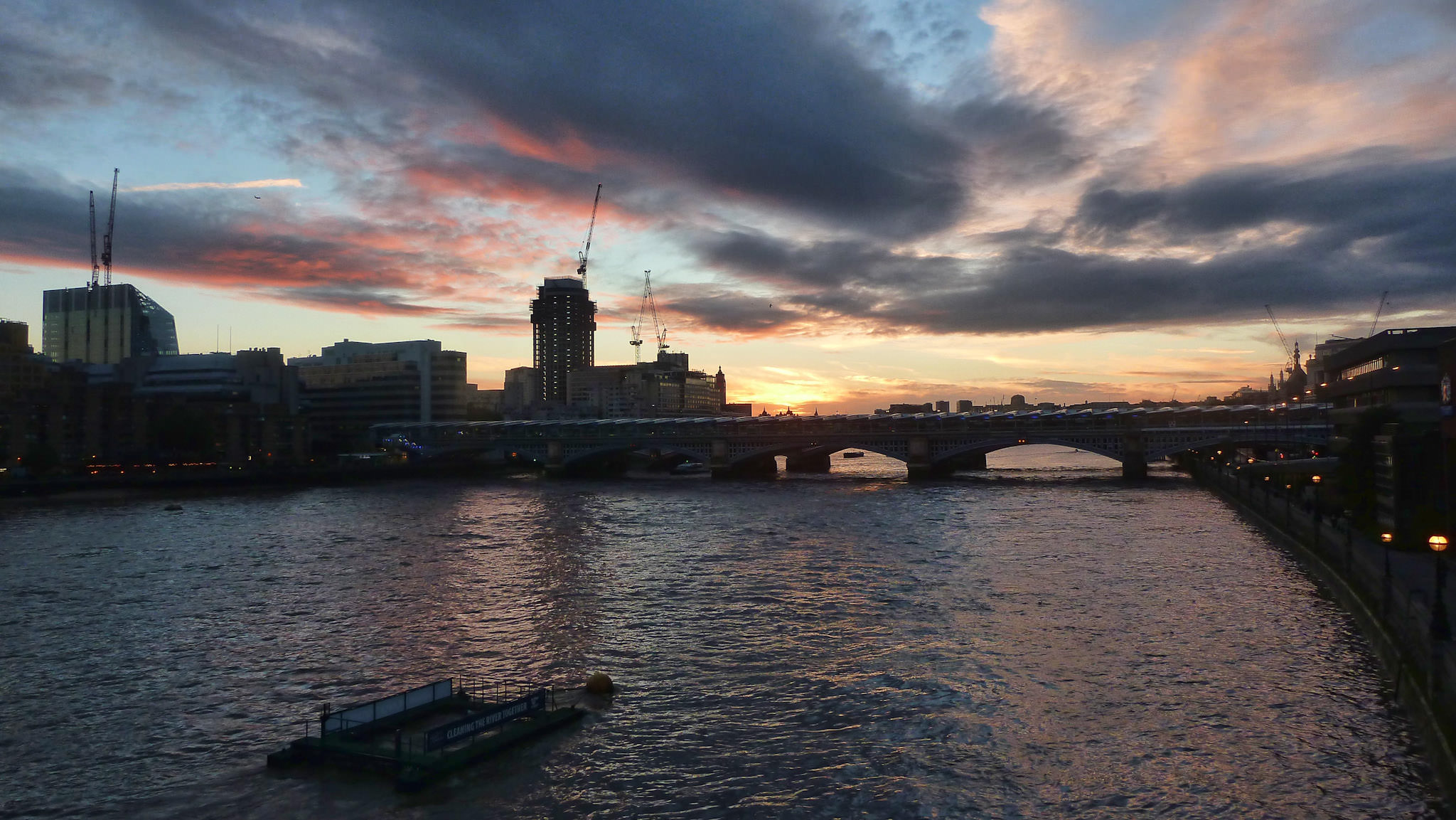 από την Millennium Bridge