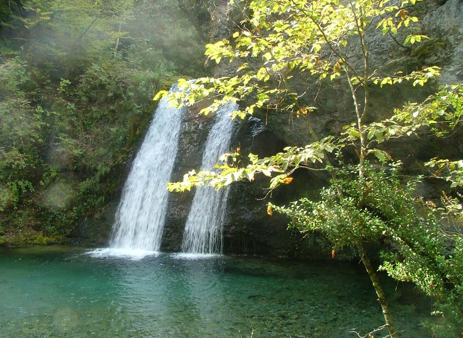 βαθρες Ενιπεα