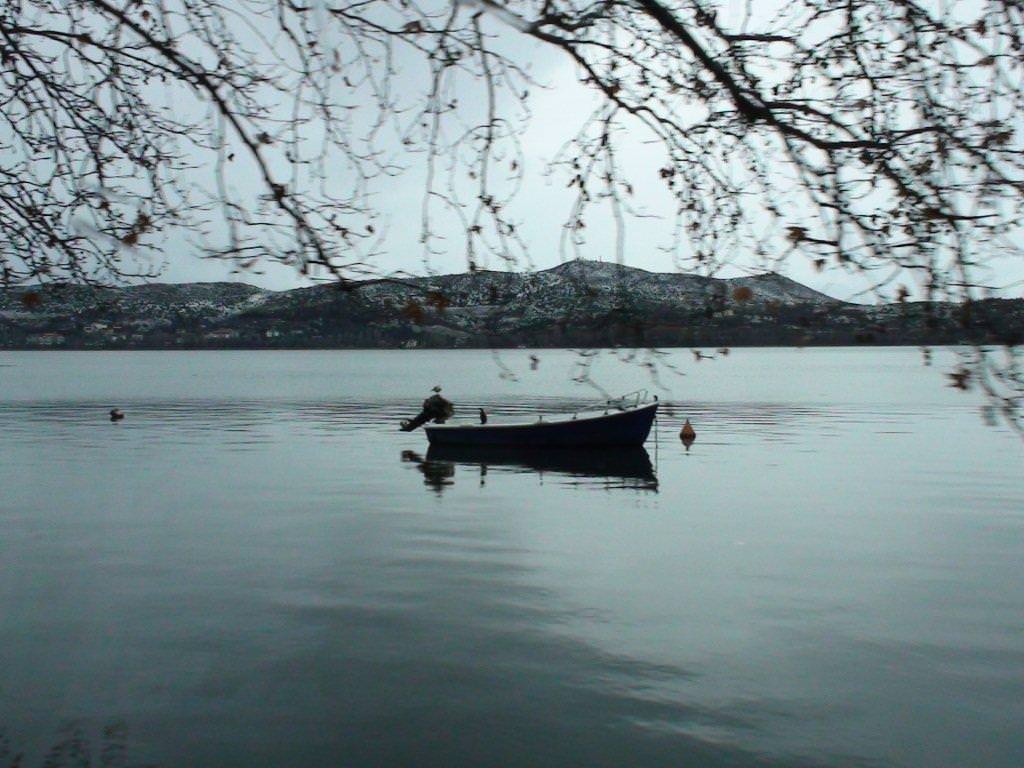 βολτα στην λίμνη