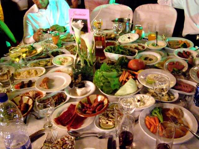 φαγητο σε λιβανεζικο γαμο