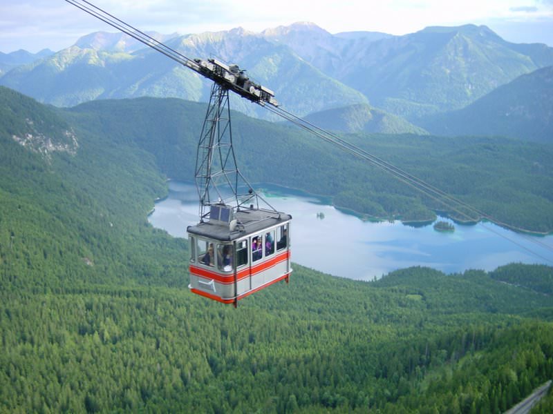 012_in_the_background_you_can_see_the_lake_eibsee_and_the_ammergebirge