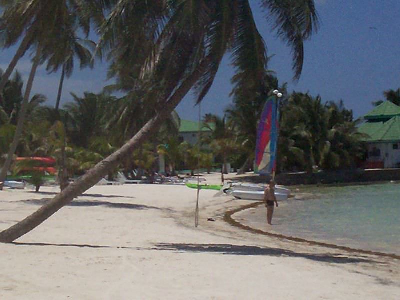 AMBERGRIS CAYE