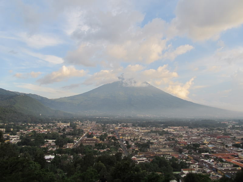 Antigua, volcano pacaya