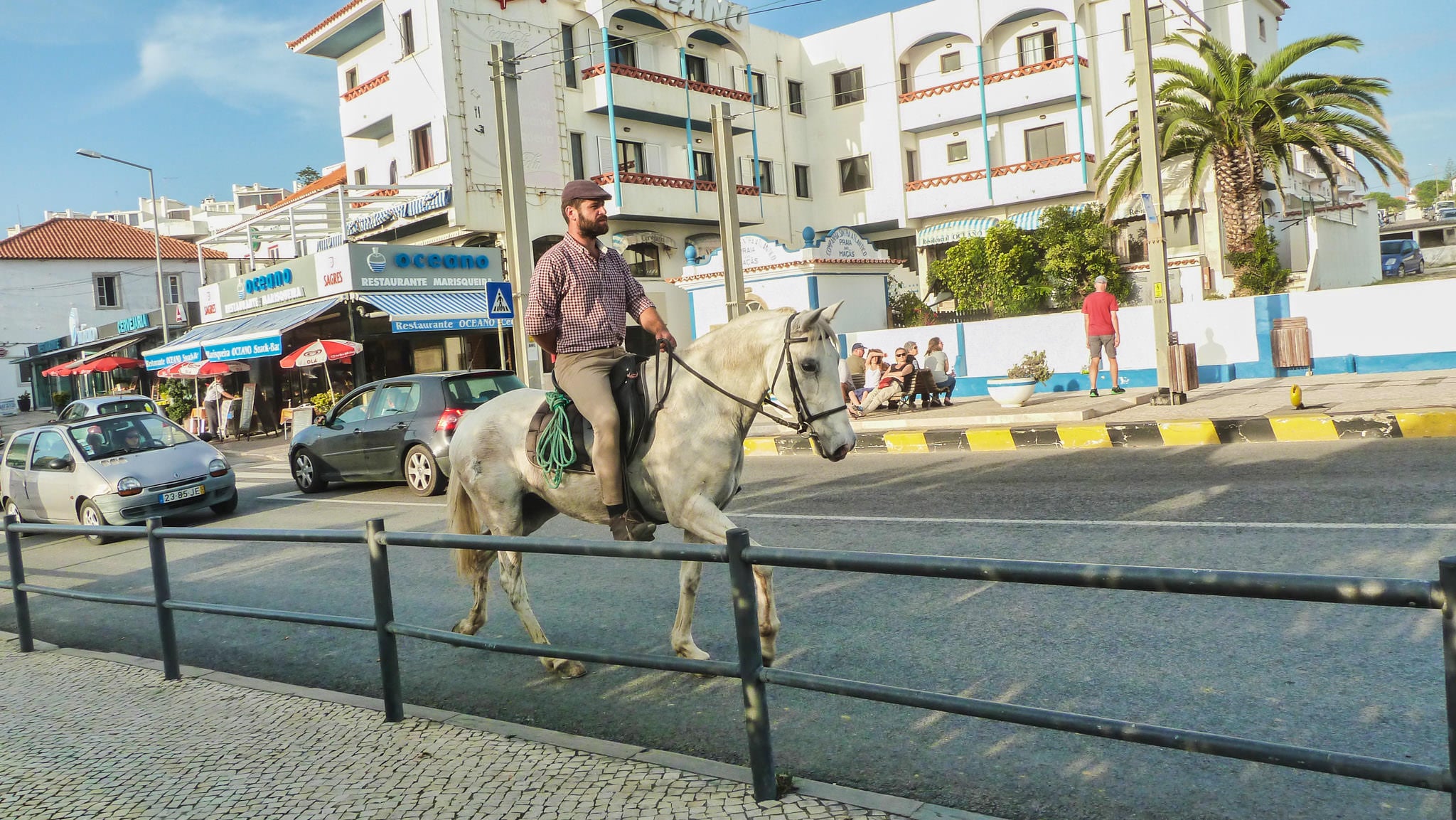 Avenida Eugene Levy - Praia das Macas
