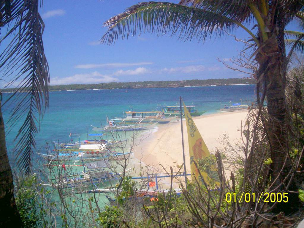 Bancas waiting at Crystal cay