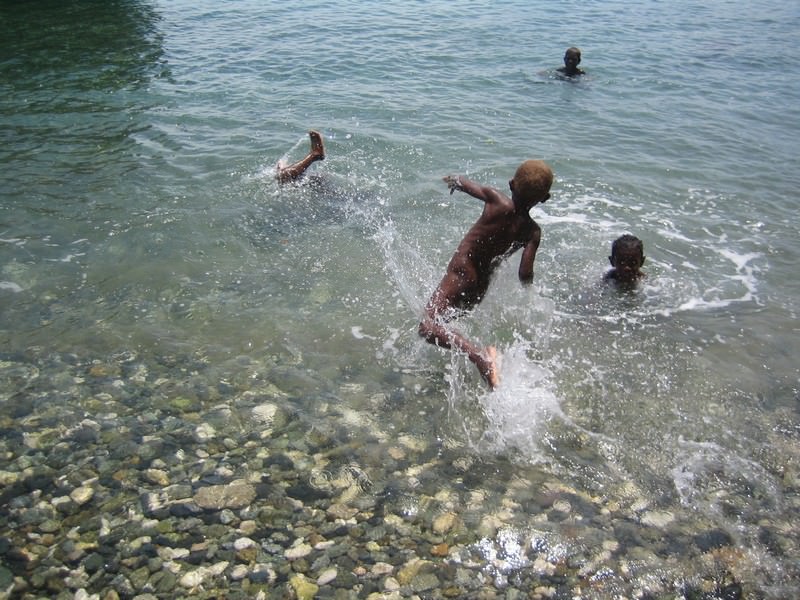 Beaches-Wrecks_near_the_city_2_