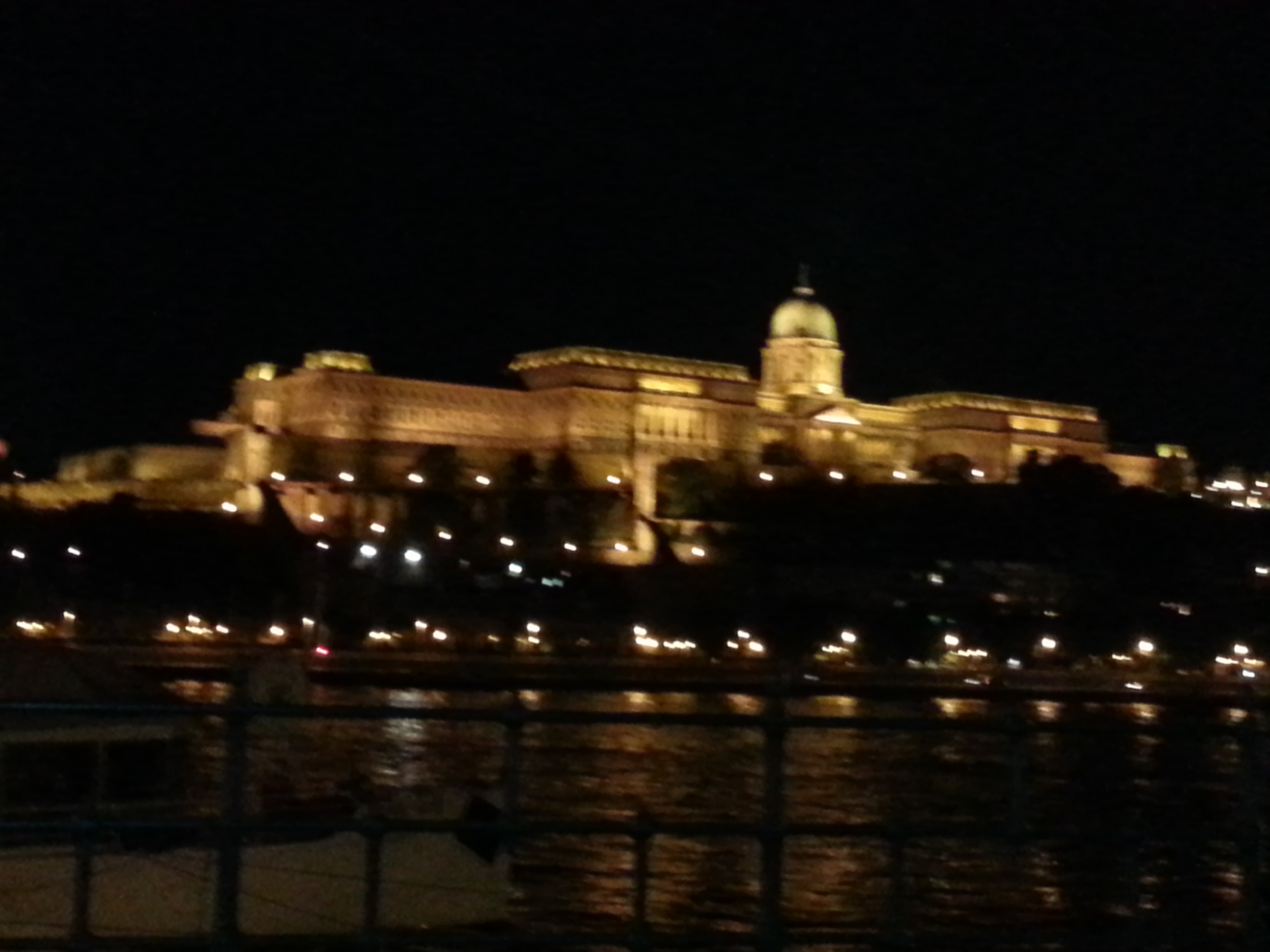 buda by πιο night