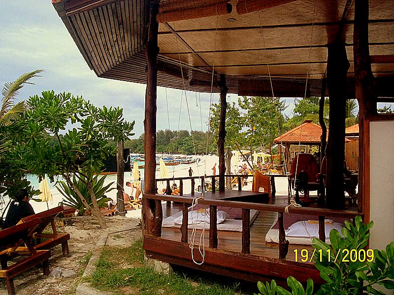 Bundhaya resort massage area