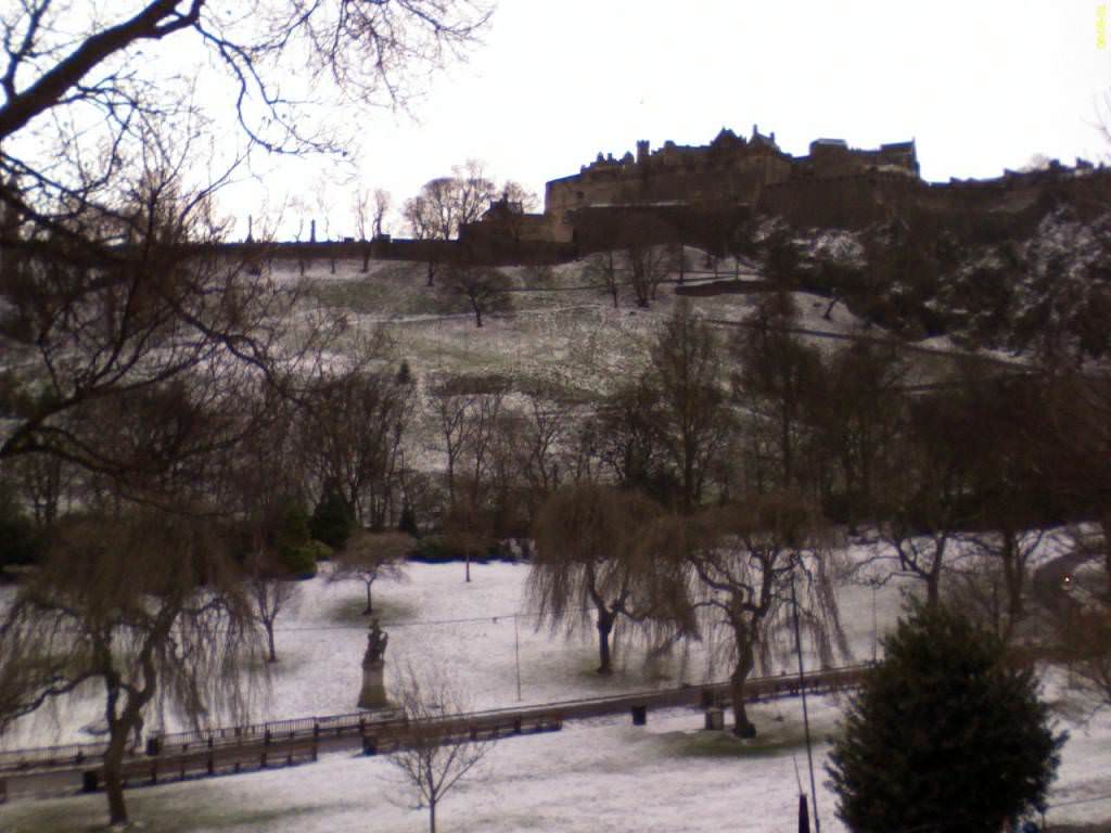 Christmas Edinburgh castle in white!!!