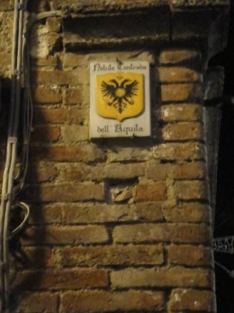 Contrada dell'Aquila...