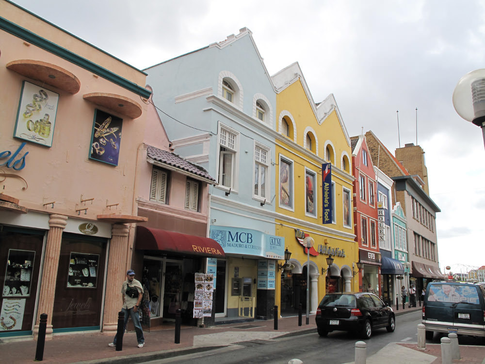 Curacao, χρώμα παντού!