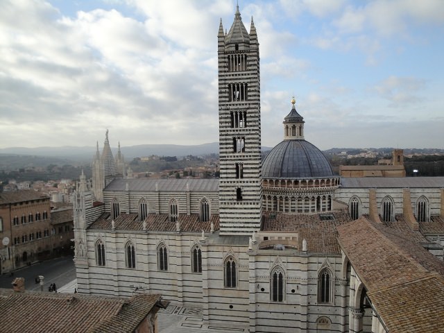 Duomo από Facciatone...