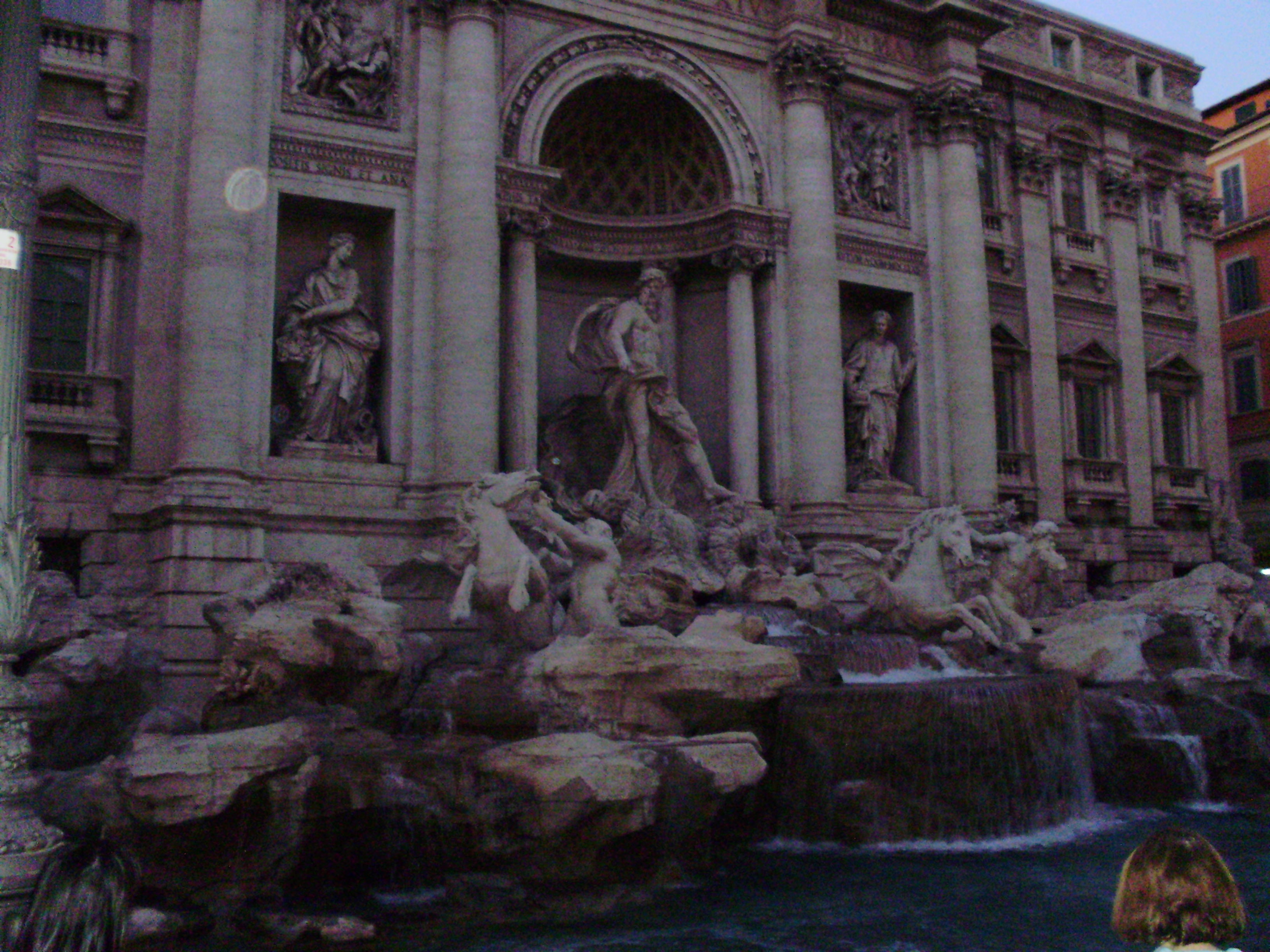 Fontana di Trevi...by night