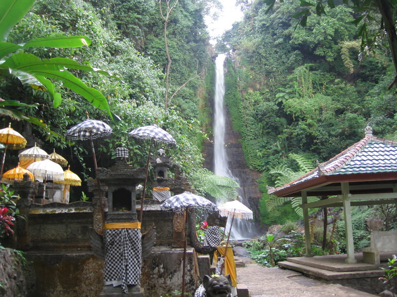 Gigit waterfall