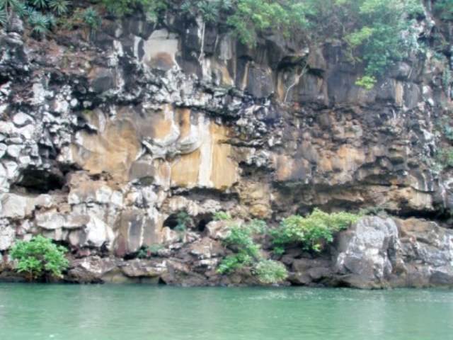 Grande Riviere rocks