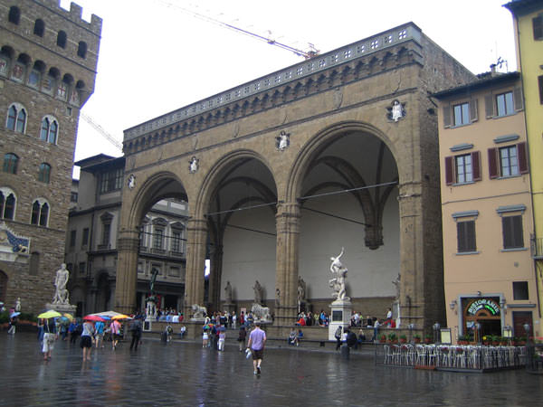 H Piazza della Signoria μια βροχερή μέρα...