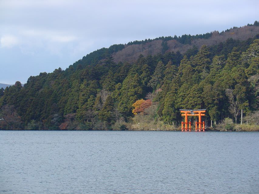 Hakone lake