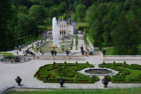 LINDERHOF 1