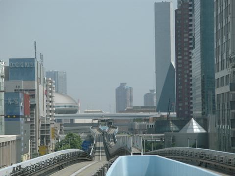 Mε το φουτουριστικό monorail Yirikamome στην Odaiba!!!