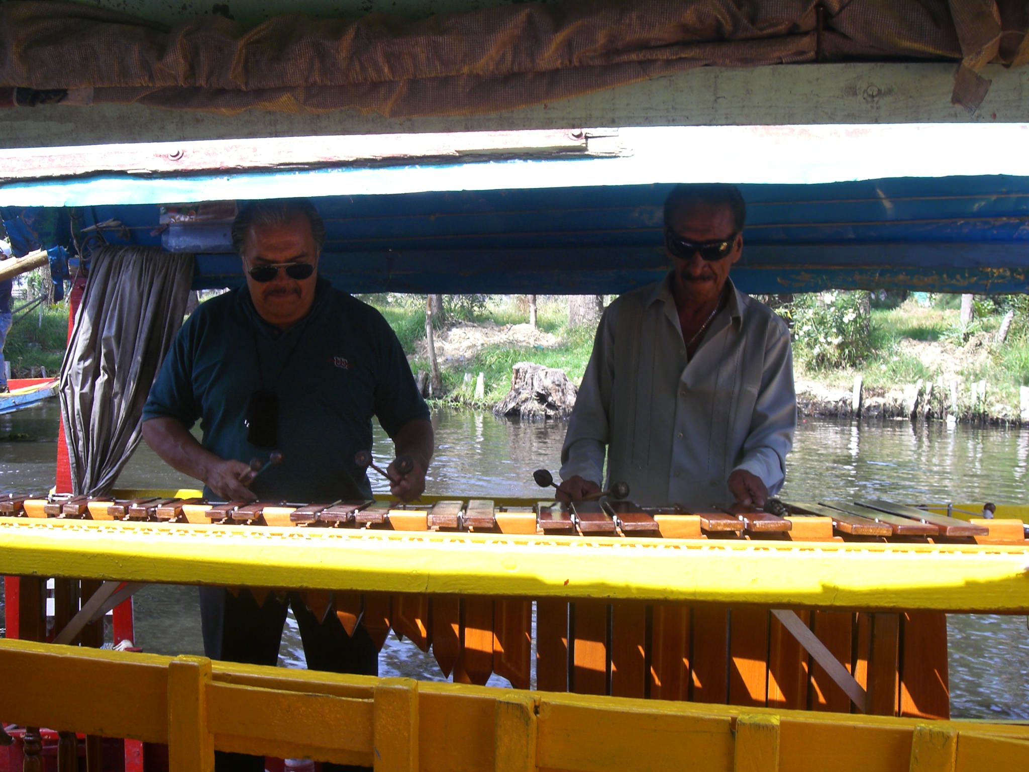 Marimba.Πλωτοι μουσικοι στο Xochimilco