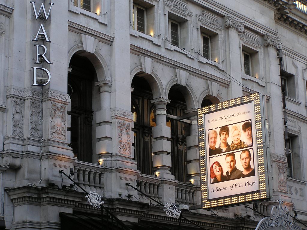 Noel Coward theatre