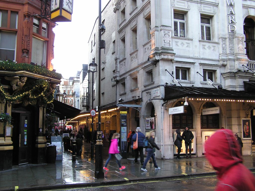 Noel Coward theatre