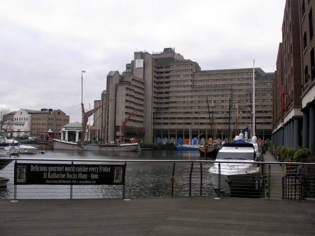 P1284737