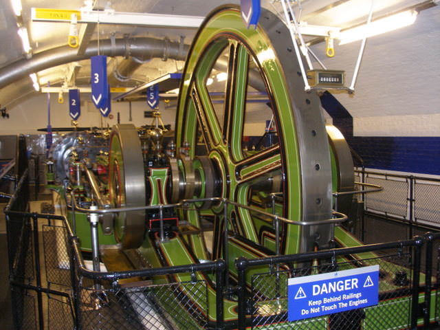 P1284796