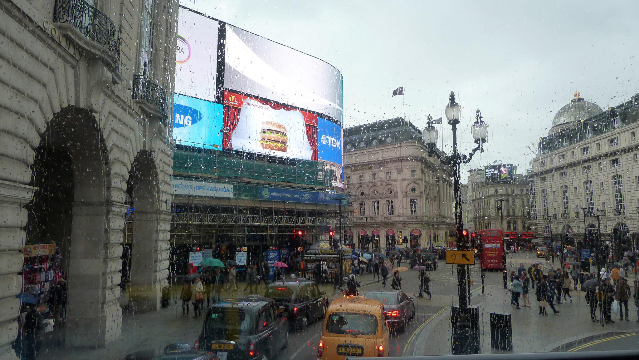 Piccadilly Circus απ' το λεωφορείο