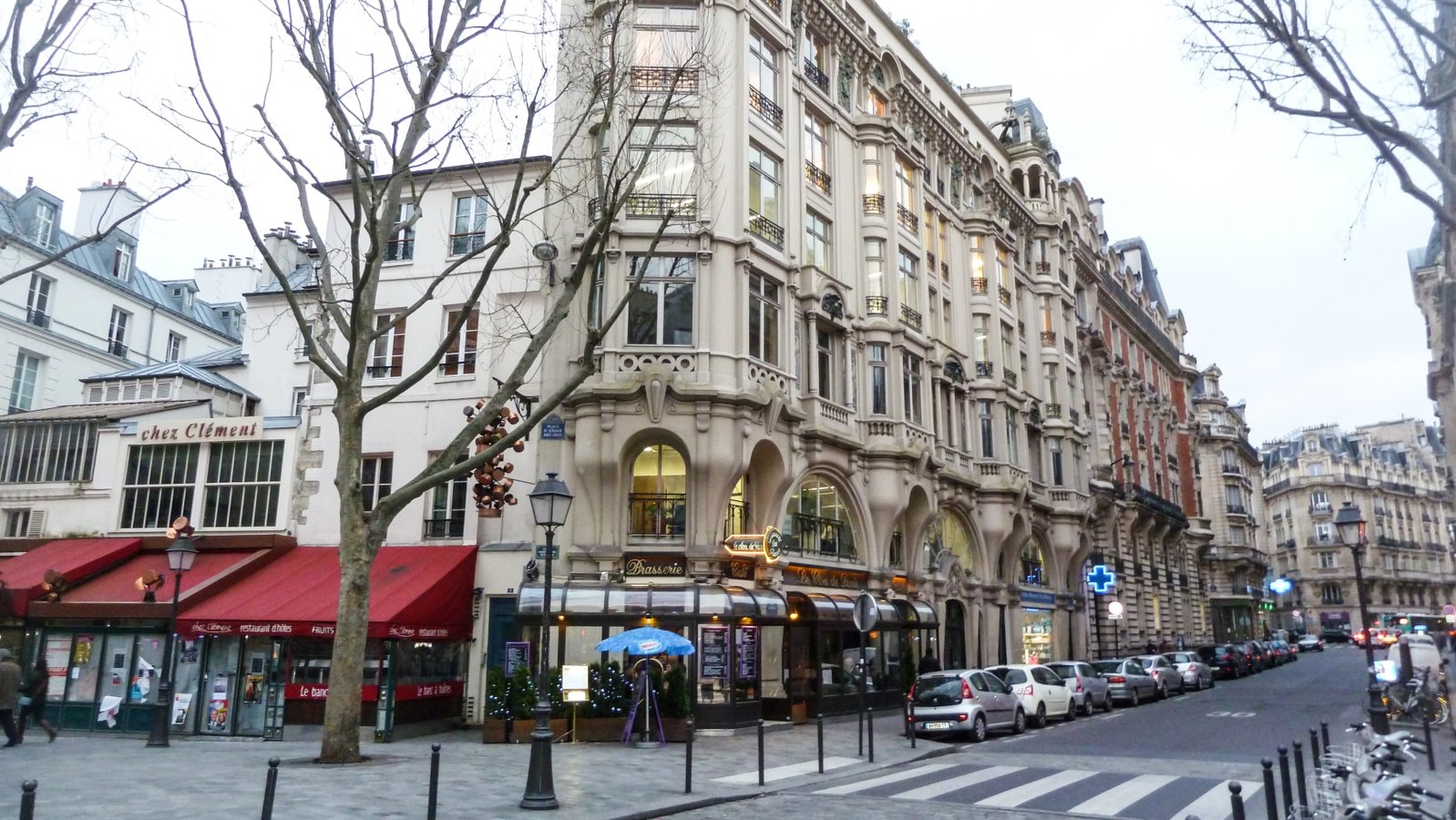 Place Saint-André des Arts