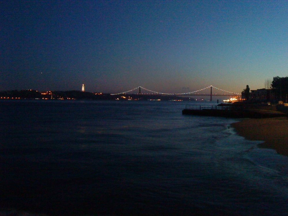 Praca Do Comercio (θέα προς νότια Λισσαβόνα)