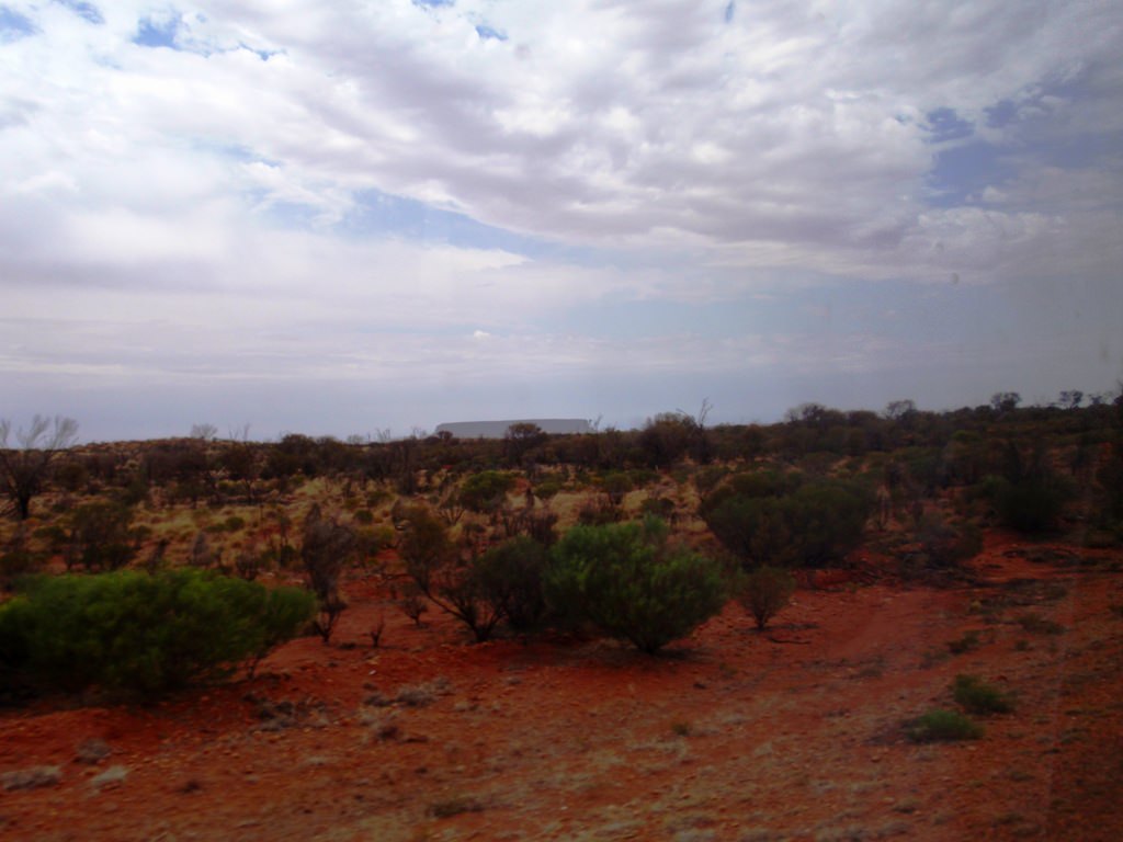 Red Centre. Ayers Rock. Στο βάθος Uluru.