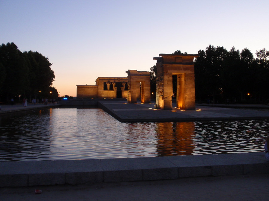 TEMPLO DE DEBOD