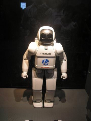 To διάσημο ρομπότ Asimo στο τεχνολογικό μουσείο...Η Ιαπωνία του μέλλοντος..