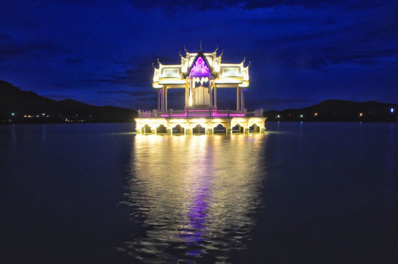 Η λίμνη του Κάο Τάο την νύχτα