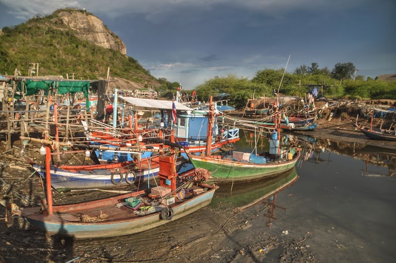 Συνωστισμένες ταϊλανδικές Ψαρόβαρκες στο χουά χιν