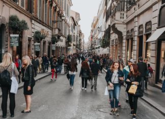 Στις αγορές των ντόπιων της Ρώμης