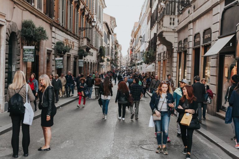Στις αγορές των ντόπιων της Ρώμης
